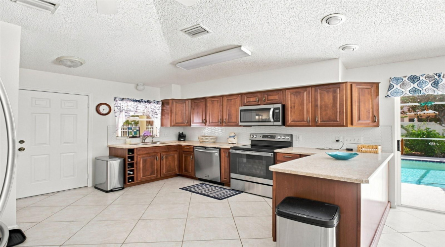 Tarpon Springs, Florida 34689, 4 Bedroom Bedrooms, ,4 Bathroombathrooms,Residential,For Sale,Florida,0,Mfrtb8535842