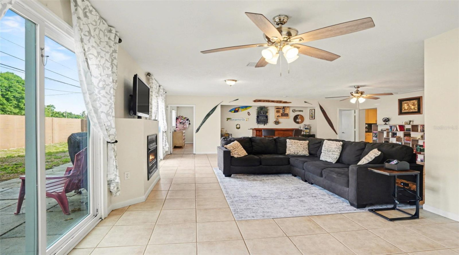 Valrico, Florida 33596, 5 Bedroom Bedrooms, ,2 Bathroombathrooms,Residential,For Sale,Spring Way,0,Mfrtb8500960