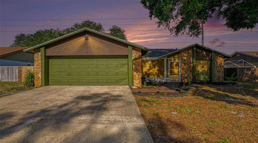 Valrico, Florida 33596, 5 Bedroom Bedrooms, ,2 Bathroombathrooms,Residential,For Sale,Spring Way,0,Mfrtb8500960
