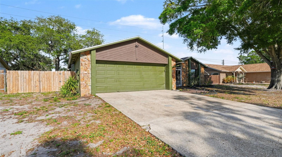 Valrico, Florida 33596, 5 Bedroom Bedrooms, ,2 Bathroombathrooms,Residential,For Sale,Spring Way,0,Mfrtb8500960
