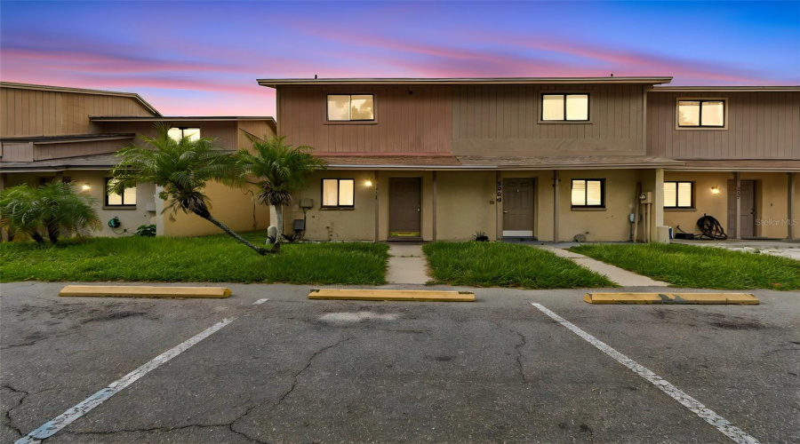 Tampa, Florida 33614, 2 Bedroom Bedrooms, ,1 Bathroombathrooms,Residential,For Sale,Oak Limb,0,Mfrtb8529951