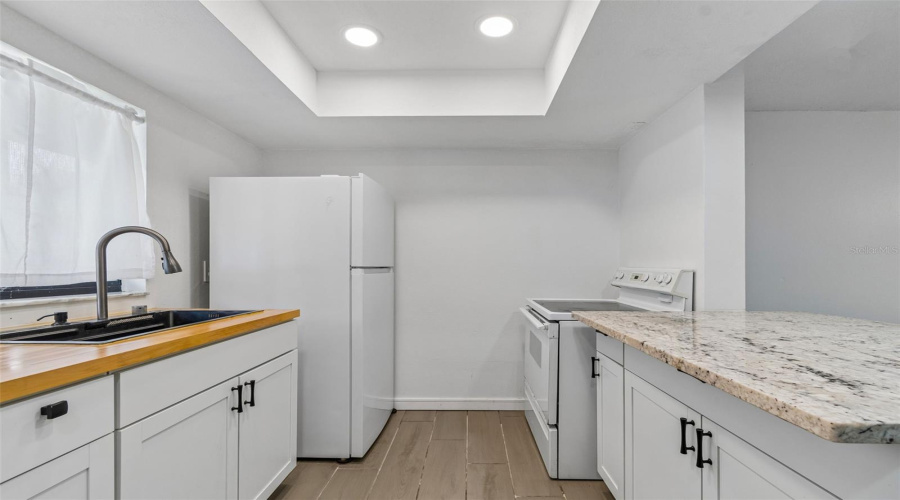 Tampa, Florida 33614, 2 Bedroom Bedrooms, ,1 Bathroombathrooms,Residential,For Sale,Oak Limb,0,Mfrtb8529951