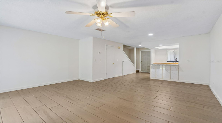 Tampa, Florida 33614, 2 Bedroom Bedrooms, ,1 Bathroombathrooms,Residential,For Sale,Oak Limb,0,Mfrtb8529951