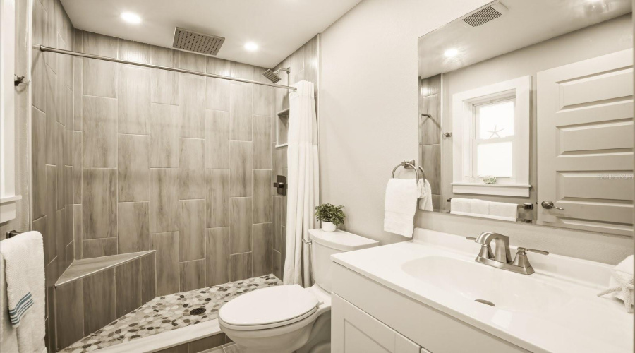 Holmes Beach, Florida 34217, 3 Bedroom Bedrooms, ,2 Bathroombathrooms,Residential,For Sale,75Th,0,Mfra4700904