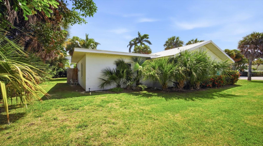 Holmes Beach, Florida 34217, 3 Bedroom Bedrooms, ,2 Bathroombathrooms,Residential,For Sale,75Th,0,Mfra4700904