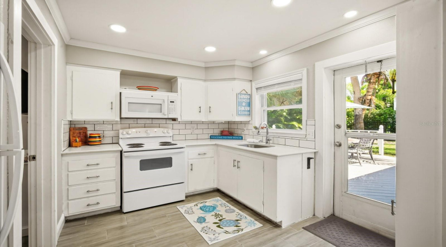Holmes Beach, Florida 34217, 3 Bedroom Bedrooms, ,2 Bathroombathrooms,Residential,For Sale,75Th,0,Mfra4700904