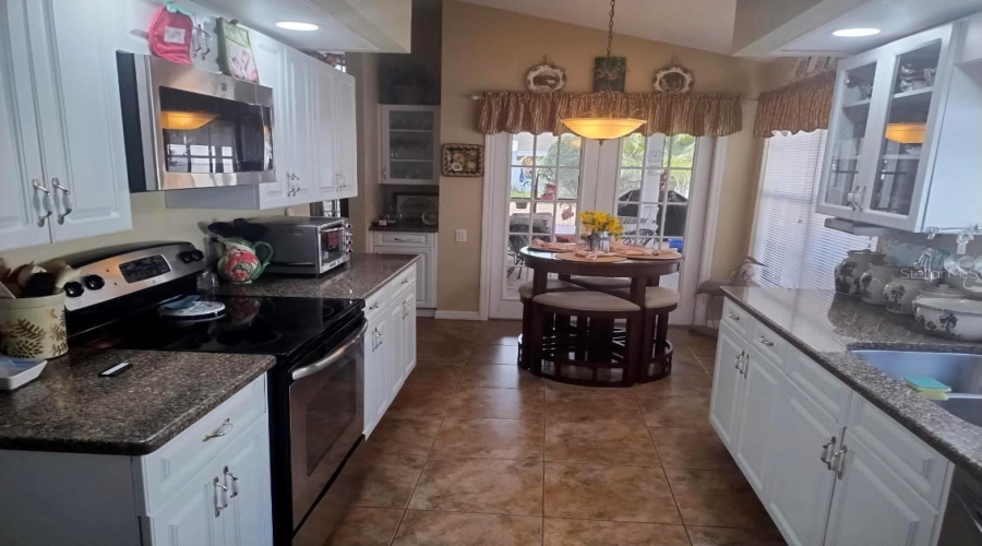 Plant City, Florida 33563, 2 Bedroom Bedrooms, ,2 Bathroombathrooms,Residential,For Sale,Walden Oaks,0,Mfrtb8490489