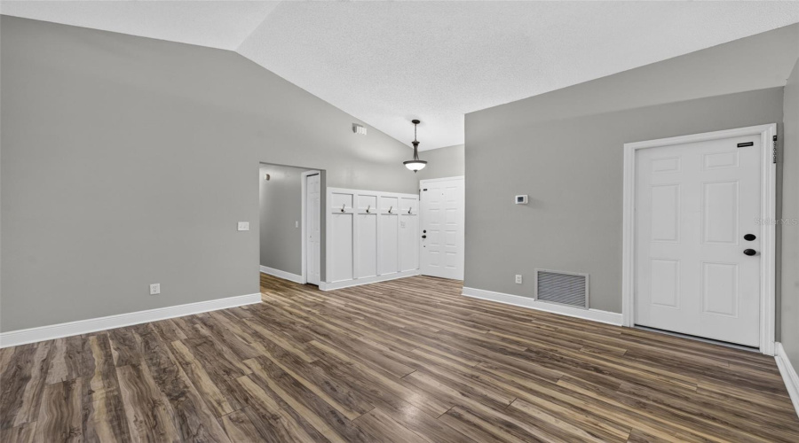 Oviedo, Florida 32765, 3 Bedroom Bedrooms, ,2 Bathroombathrooms,Residential,For Sale,Ward,0,Mfro6435121
