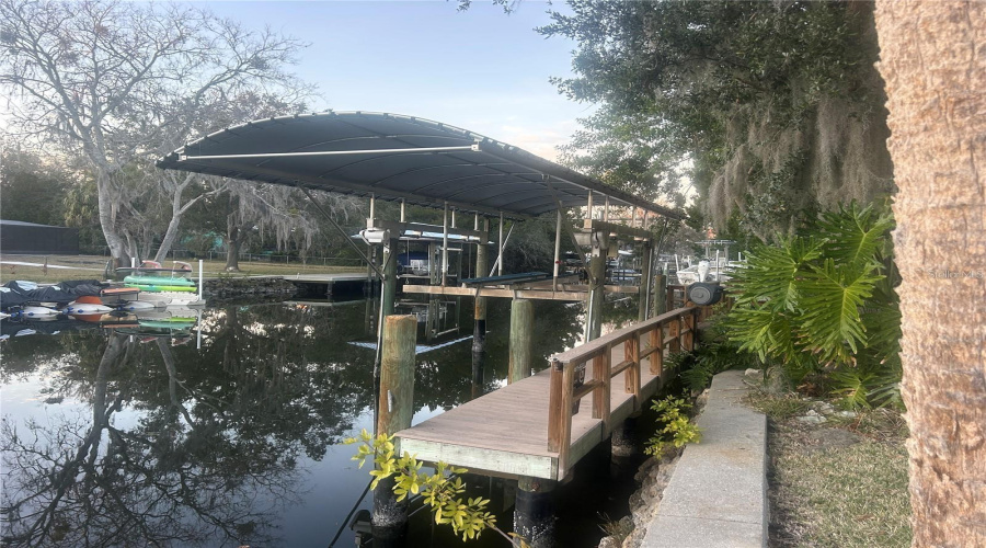 Covered Boat Lift