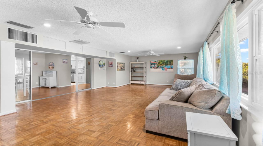 Sun City Center, Florida 33573, 3 Bedroom Bedrooms, ,2 Bathroombathrooms,Residential,For Sale,Amesbury,0,Mfrtb8536997