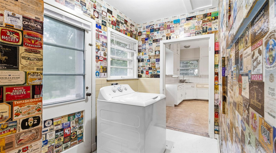 Gainesville, Florida 32607, 4 Bedroom Bedrooms, ,2 Bathroombathrooms,Residential,For Sale,3Rd,0,Mfrgc539726