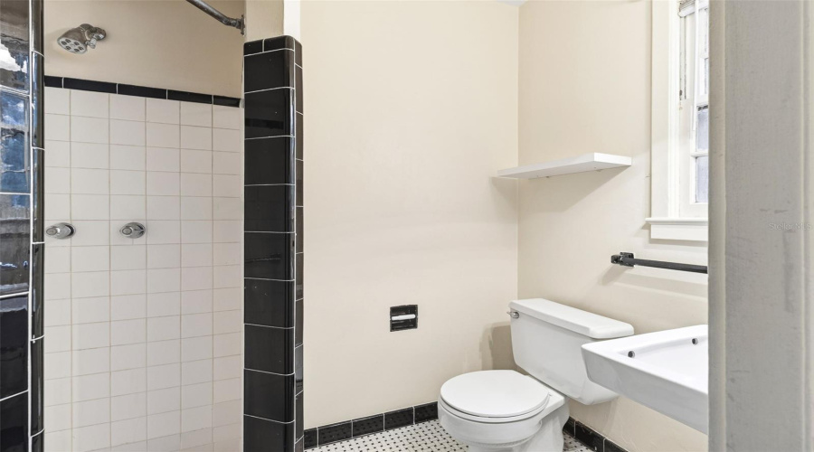 Gainesville, Florida 32607, 4 Bedroom Bedrooms, ,2 Bathroombathrooms,Residential,For Sale,3Rd,0,Mfrgc539726