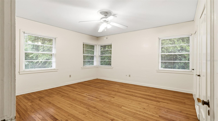 Gainesville, Florida 32607, 4 Bedroom Bedrooms, ,2 Bathroombathrooms,Residential,For Sale,3Rd,0,Mfrgc539726