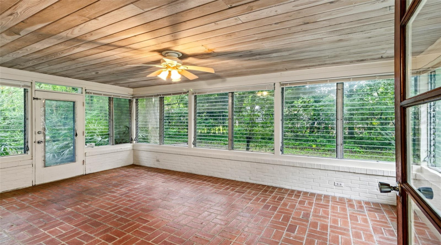 Gainesville, Florida 32607, 4 Bedroom Bedrooms, ,2 Bathroombathrooms,Residential,For Sale,3Rd,0,Mfrgc539726