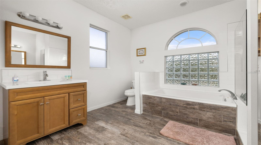Davenport, Florida 33897, 4 Bedroom Bedrooms, ,3 Bathroombathrooms,Residential,For Sale,Greeley,0,Mfrs5156348