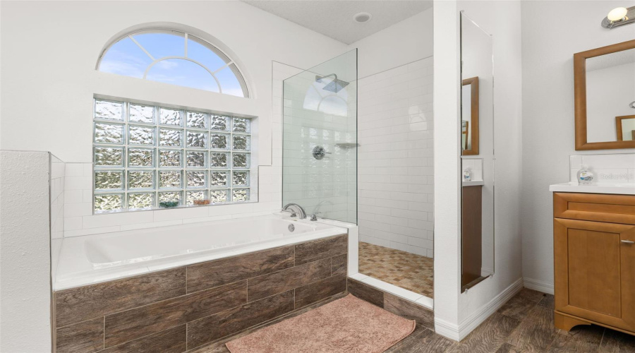 Davenport, Florida 33897, 4 Bedroom Bedrooms, ,3 Bathroombathrooms,Residential,For Sale,Greeley,0,Mfrs5156348
