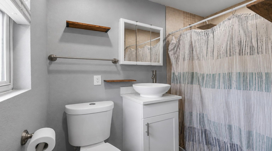 Orlando, Florida 32804, 3 Bedroom Bedrooms, ,2 Bathroombathrooms,Residential,For Sale,Maury,0,Mfro6436510