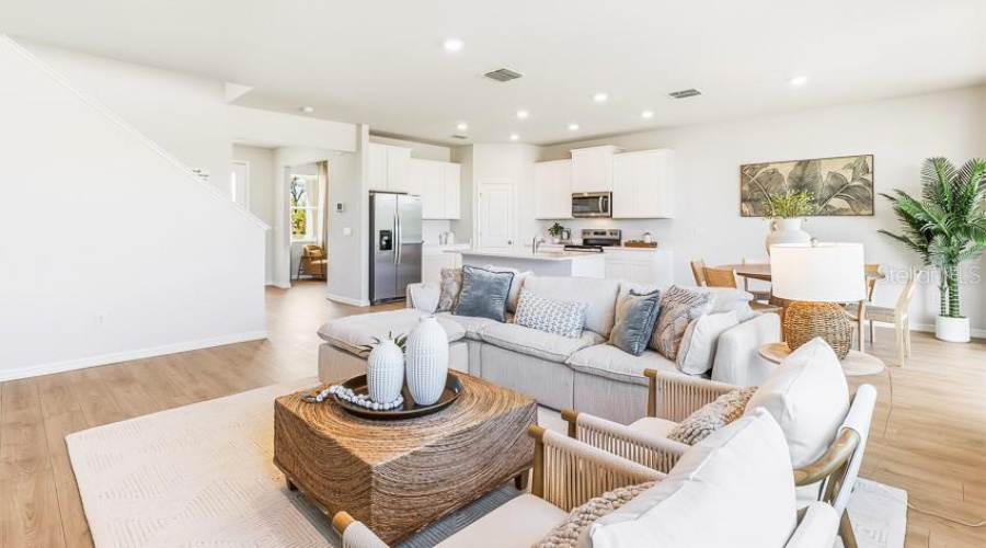Palmetto, Florida 34221, 4 Bedroom Bedrooms, ,3 Bathroombathrooms,Residential,For Sale,Silver Birch,0,Mfra4691522