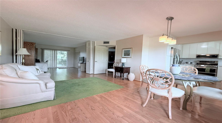 Living/Dining Room