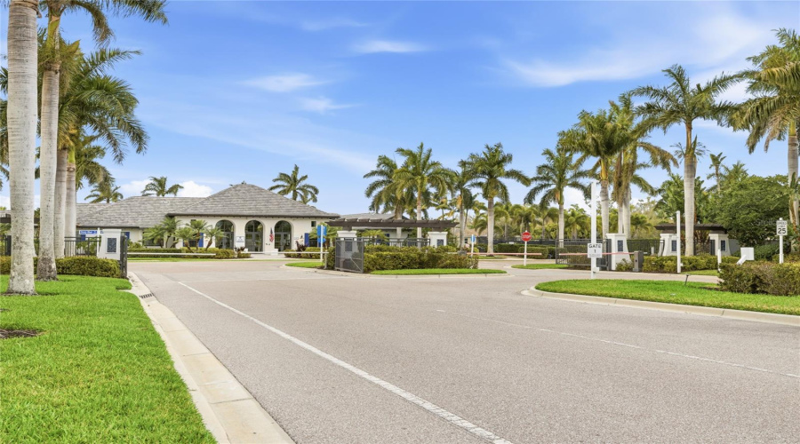 Bradenton, Florida 34211, 4 Bedroom Bedrooms, ,2 Bathroombathrooms,Residential,For Sale,Seasong,0,Mfra4685159