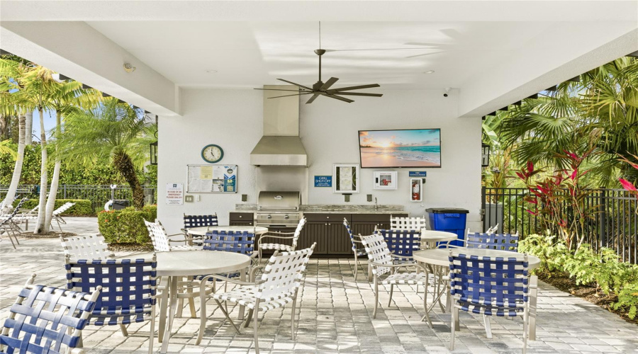 Bradenton, Florida 34211, 4 Bedroom Bedrooms, ,2 Bathroombathrooms,Residential,For Sale,Seasong,0,Mfra4685159