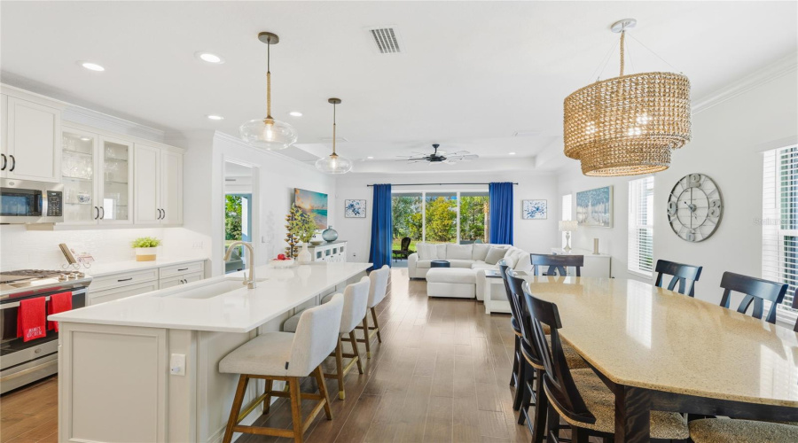 Bradenton, Florida 34211, 4 Bedroom Bedrooms, ,2 Bathroombathrooms,Residential,For Sale,Seasong,0,Mfra4685159