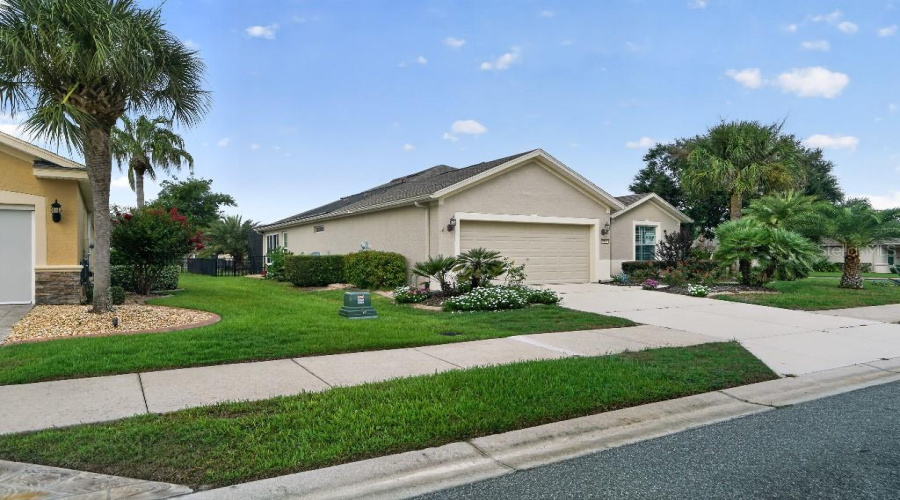 Ocala, Florida 34481, 2 Bedroom Bedrooms, ,2 Bathroombathrooms,Residential,For Sale,66Th,0,Mfrtb8541352
