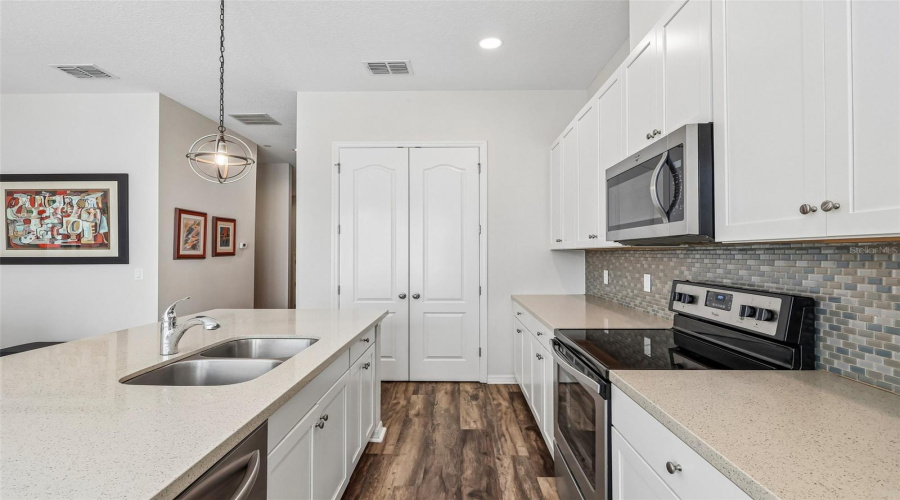 Oviedo, Florida 32765, 3 Bedroom Bedrooms, ,3 Bathroombathrooms,Residential,For Sale,Catalonia,0,Mfro6430773