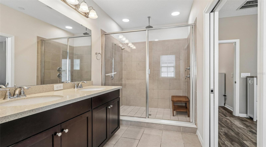 Oviedo, Florida 32765, 3 Bedroom Bedrooms, ,3 Bathroombathrooms,Residential,For Sale,Catalonia,0,Mfro6430773