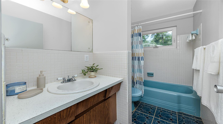 Main House Guest Bathroom