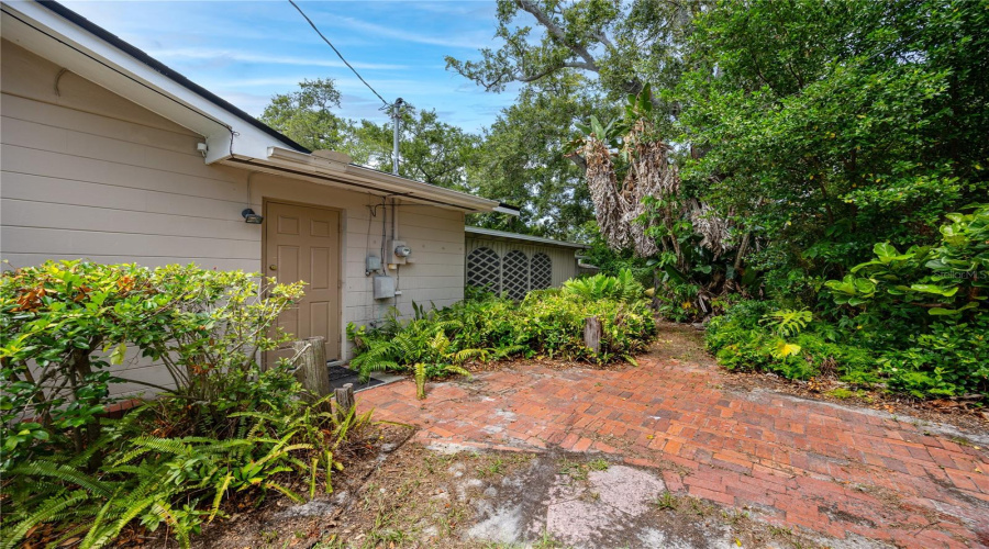 Entry From Backyard To Laundry Room
