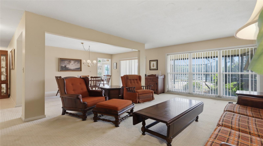 Tampa, Florida 33634, 4 Bedroom Bedrooms, ,2 Bathroombathrooms,Residential,For Sale,Twelve Oaks,0,Mfrtb8531052
