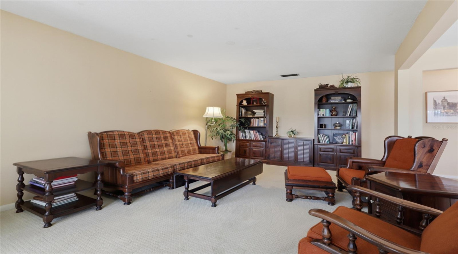 Tampa, Florida 33634, 4 Bedroom Bedrooms, ,2 Bathroombathrooms,Residential,For Sale,Twelve Oaks,0,Mfrtb8531052