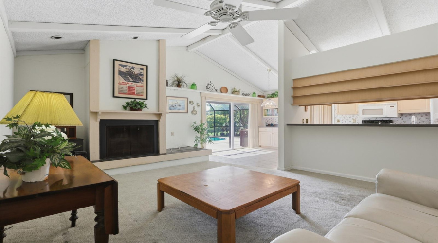 Tampa, Florida 33634, 4 Bedroom Bedrooms, ,2 Bathroombathrooms,Residential,For Sale,Twelve Oaks,0,Mfrtb8531052