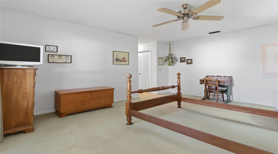 Tampa, Florida 33634, 4 Bedroom Bedrooms, ,2 Bathroombathrooms,Residential,For Sale,Twelve Oaks,0,Mfrtb8531052