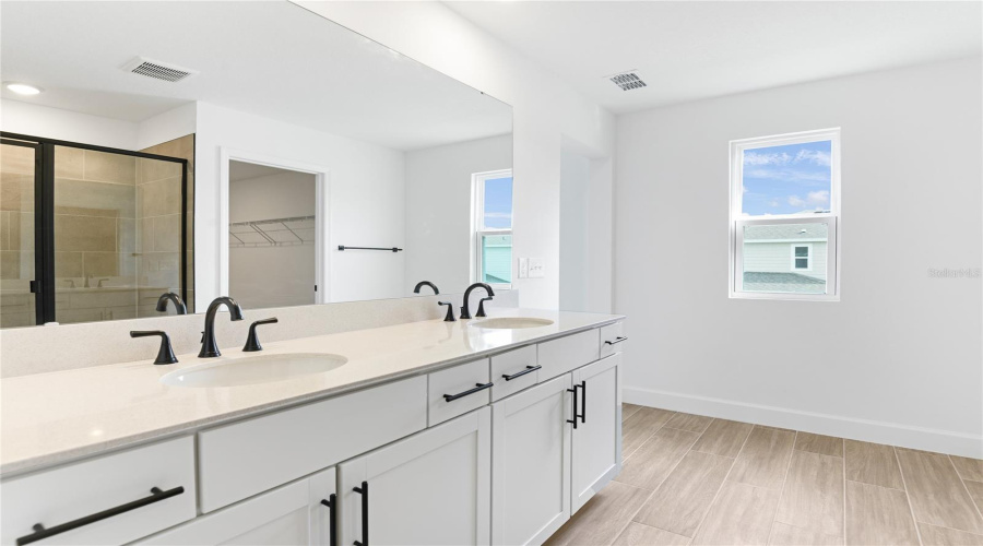 Tavares, Florida 32778, 5 Bedroom Bedrooms, ,3 Bathroombathrooms,Residential,For Sale,Blue Star,0,Mfrs5137063