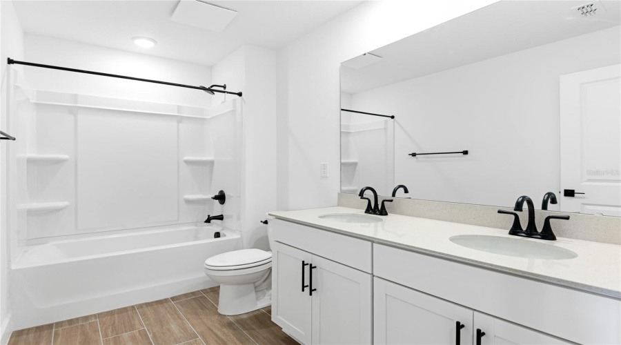 Tavares, Florida 32778, 5 Bedroom Bedrooms, ,3 Bathroombathrooms,Residential,For Sale,Blue Star,0,Mfrs5137063