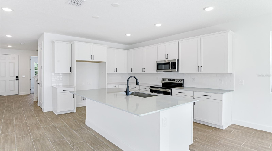 Tavares, Florida 32778, 5 Bedroom Bedrooms, ,3 Bathroombathrooms,Residential,For Sale,Blue Star,0,Mfrs5137063