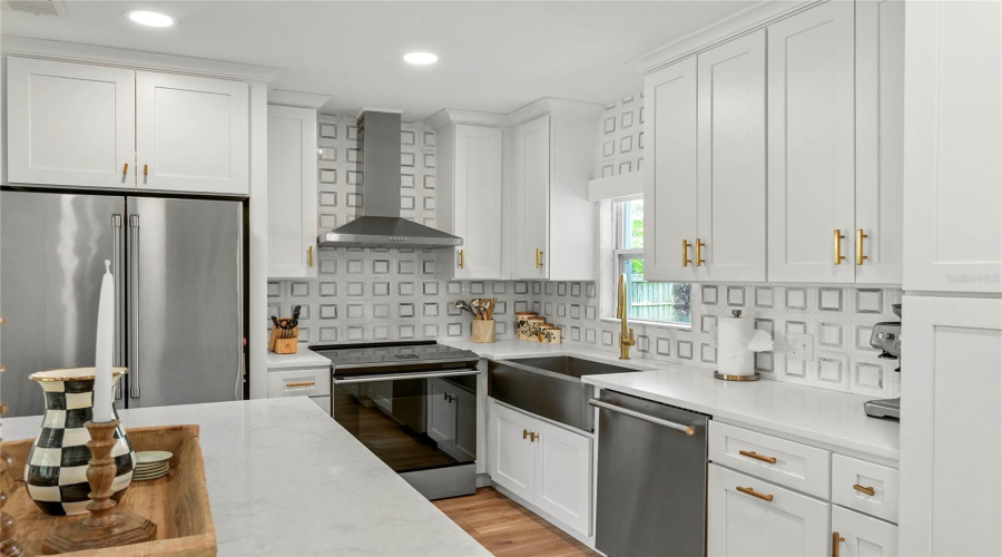 Orlando, Florida 32803, 4 Bedroom Bedrooms, ,2 Bathroombathrooms,Residential,For Sale,Chelsea,0,Mfro6433366