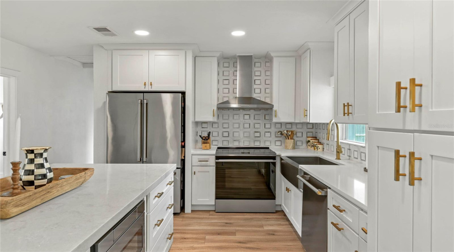 Orlando, Florida 32803, 4 Bedroom Bedrooms, ,2 Bathroombathrooms,Residential,For Sale,Chelsea,0,Mfro6433366