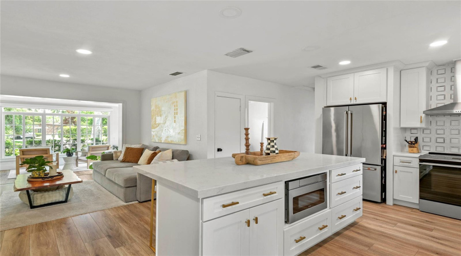 Orlando, Florida 32803, 4 Bedroom Bedrooms, ,2 Bathroombathrooms,Residential,For Sale,Chelsea,0,Mfro6433366