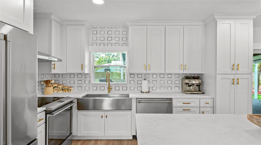 Orlando, Florida 32803, 4 Bedroom Bedrooms, ,2 Bathroombathrooms,Residential,For Sale,Chelsea,0,Mfro6433366