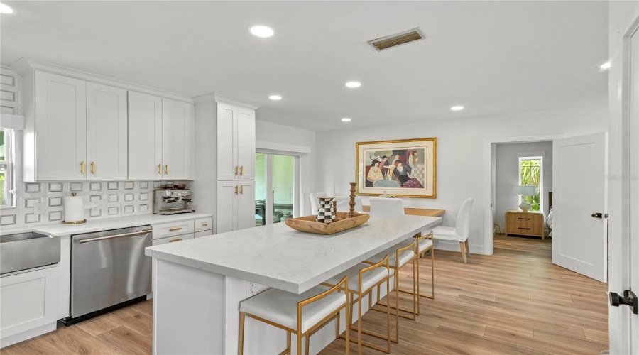 Orlando, Florida 32803, 4 Bedroom Bedrooms, ,2 Bathroombathrooms,Residential,For Sale,Chelsea,0,Mfro6433366