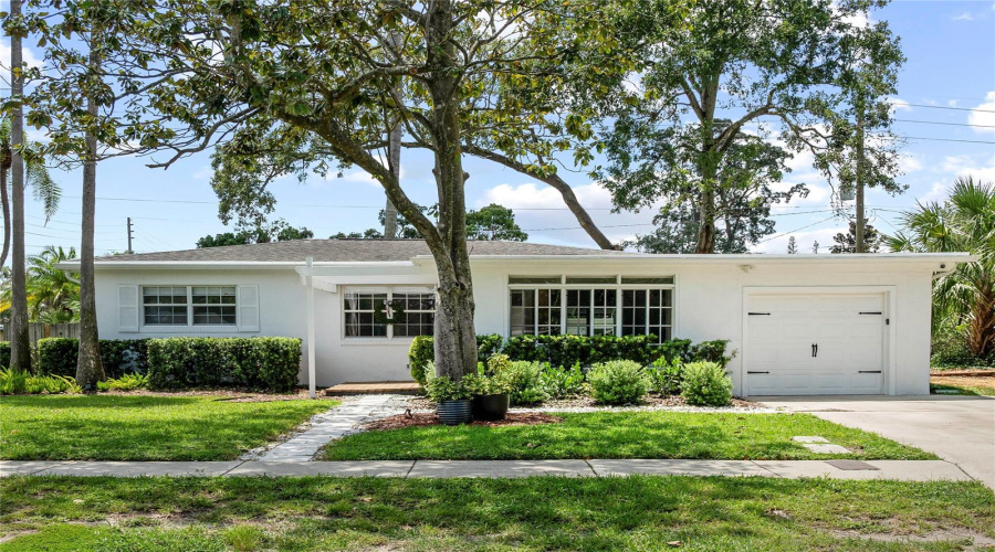 Orlando, Florida 32803, 4 Bedroom Bedrooms, ,2 Bathroombathrooms,Residential,For Sale,Chelsea,0,Mfro6433366