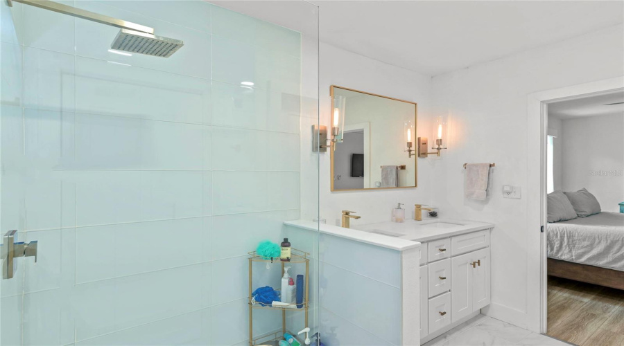 Orlando, Florida 32803, 4 Bedroom Bedrooms, ,2 Bathroombathrooms,Residential,For Sale,Chelsea,0,Mfro6433366
