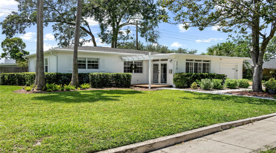 Orlando, Florida 32803, 4 Bedroom Bedrooms, ,2 Bathroombathrooms,Residential,For Sale,Chelsea,0,Mfro6433366
