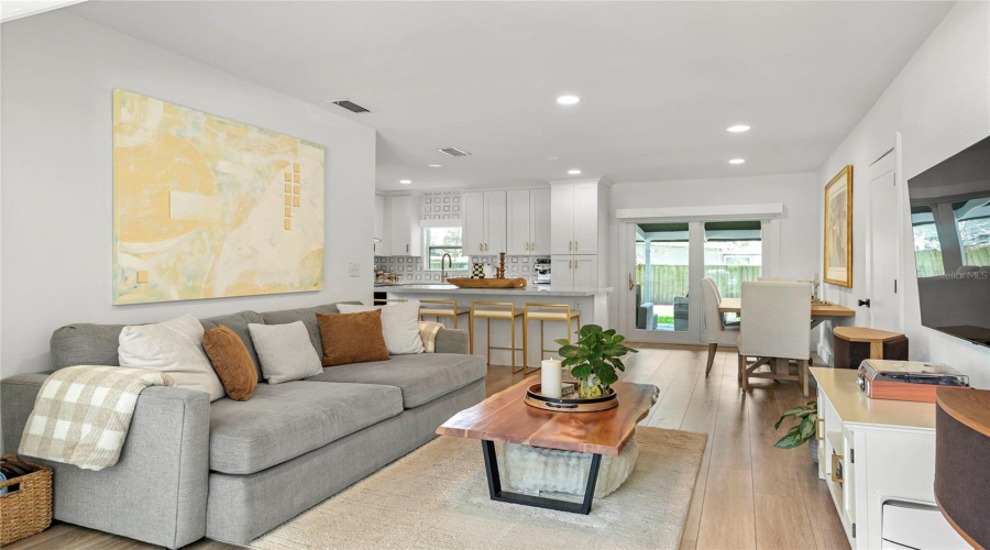 Orlando, Florida 32803, 4 Bedroom Bedrooms, ,2 Bathroombathrooms,Residential,For Sale,Chelsea,0,Mfro6433366