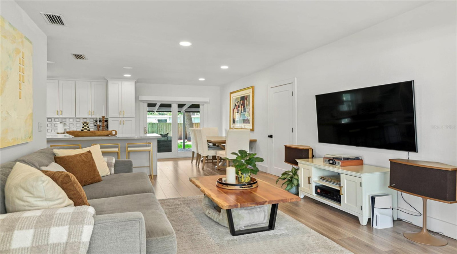 Orlando, Florida 32803, 4 Bedroom Bedrooms, ,2 Bathroombathrooms,Residential,For Sale,Chelsea,0,Mfro6433366