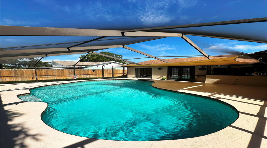Pool W Lanai