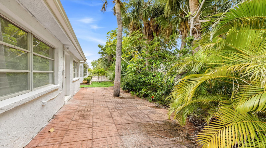 Longboat Key, Florida 34228, 2 Bedroom Bedrooms, ,2 Bathroombathrooms,Residential,For Sale,Spanish,0,Mfra4694415